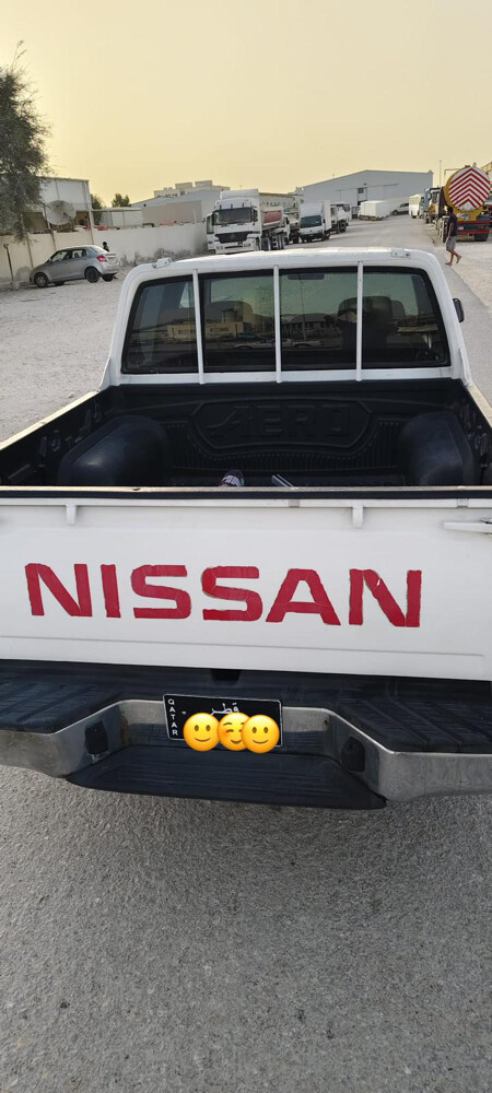 Nissan Pickup 2010  - 1