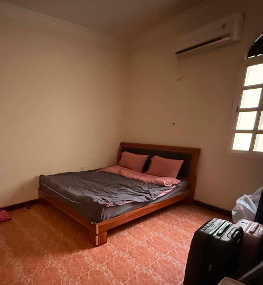 king size bed - 1
