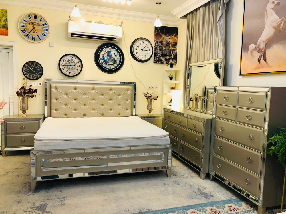 bedroom set selling - 9
