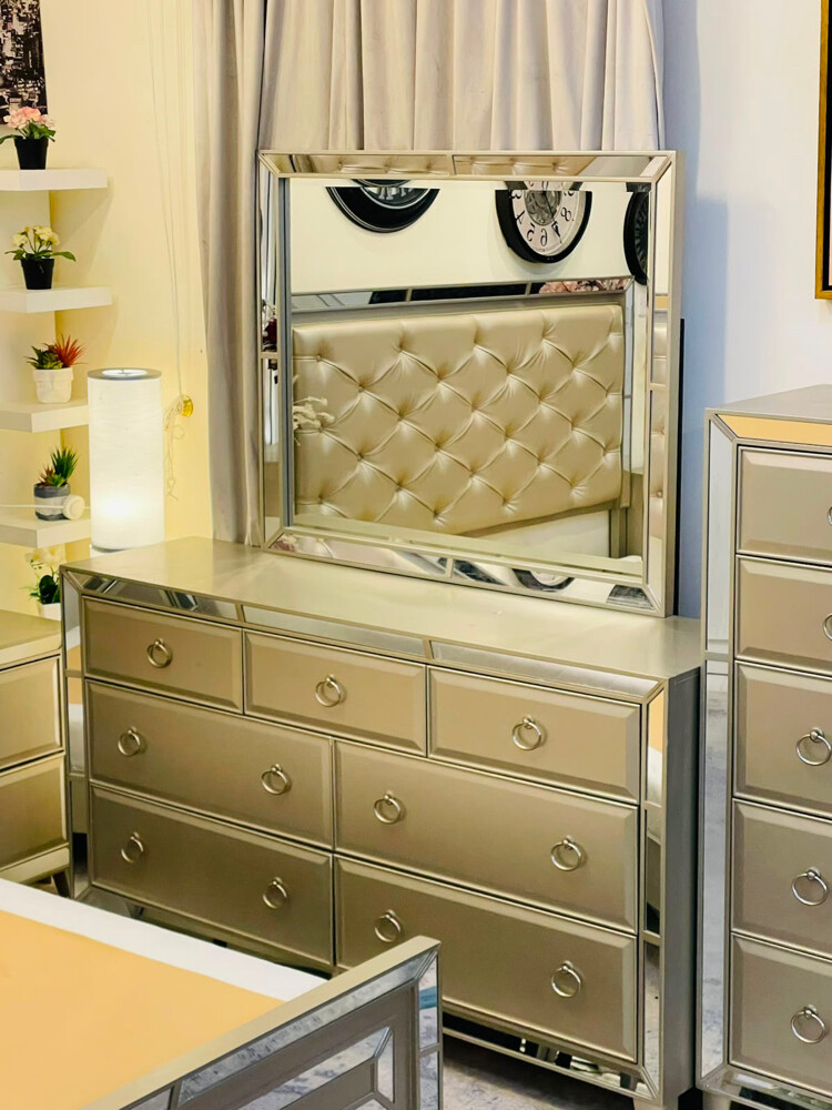 bedroom set selling - 3