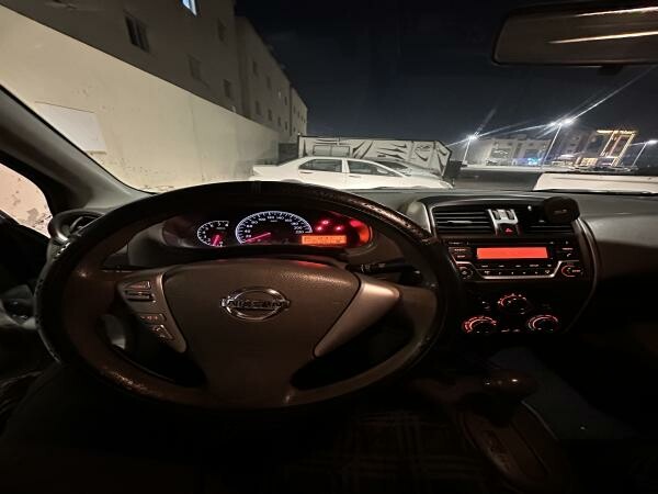Nissan Sunny 2015 - 8