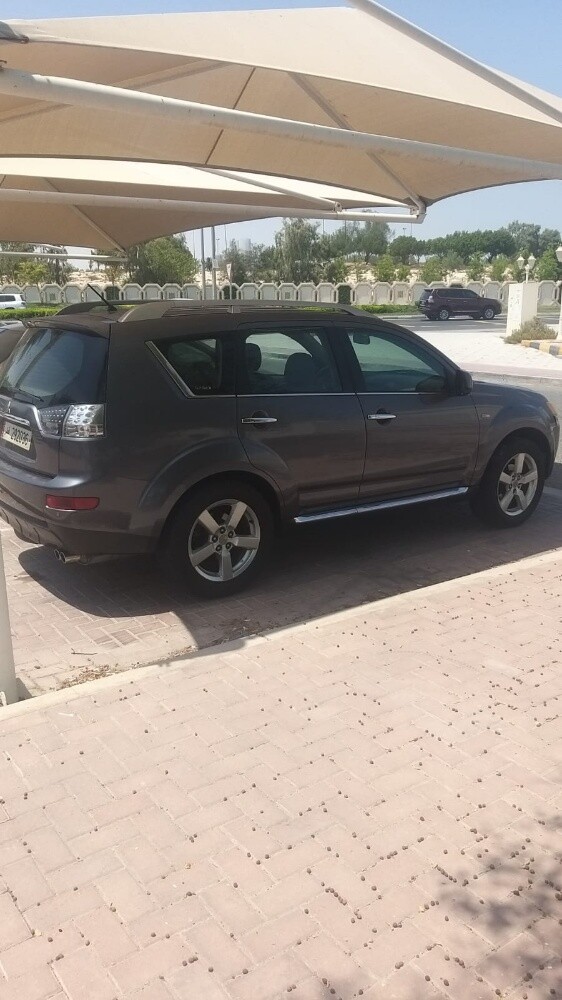 Mitsubishi outlander - 2