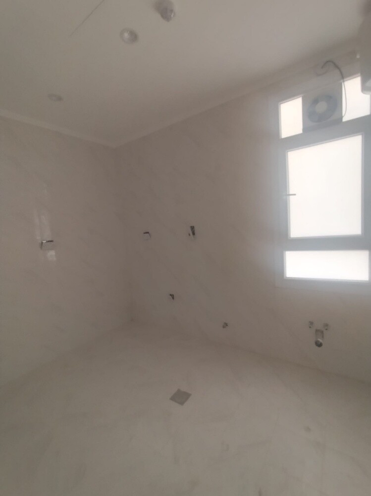 للبيع عماره جديده 4 شقق 3 غرف - 8