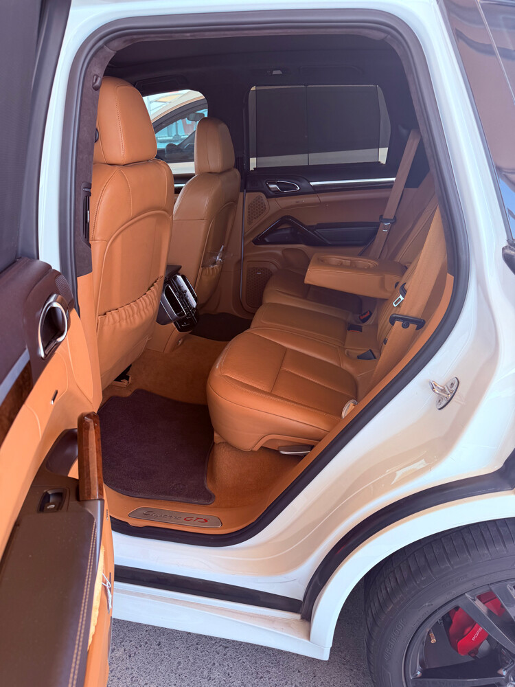 Porsche Cayenne GTs - 5