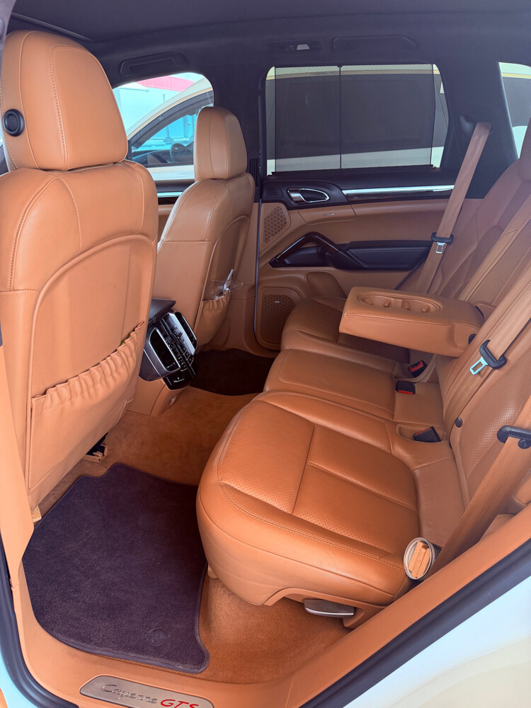 Porsche Cayenne GTs - 9