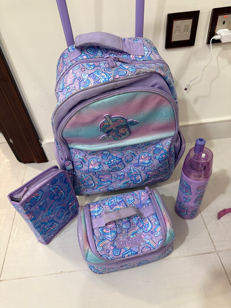 smiggle school set  - 4