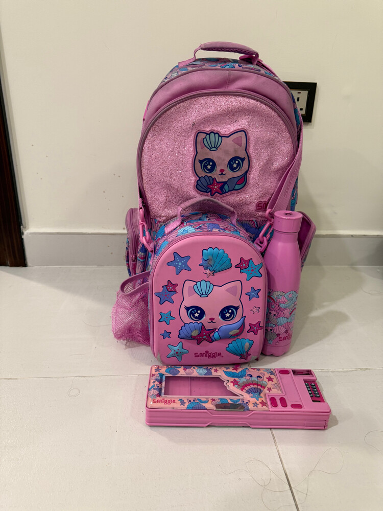 smiggle school set  - 8