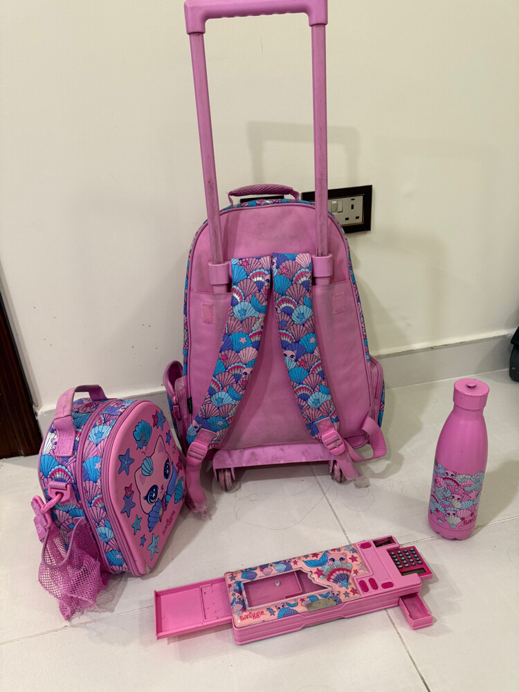smiggle school set  - 7