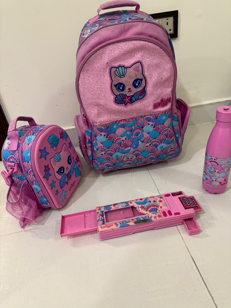 smiggle school set  - 6