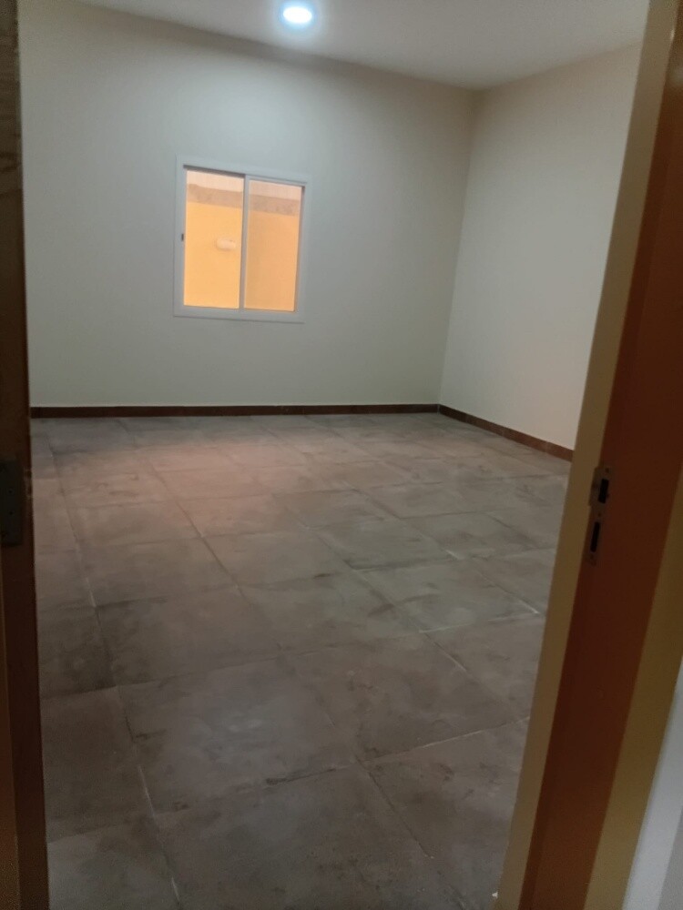 اجار اول ساكن بركة العوامر مستودع - 2