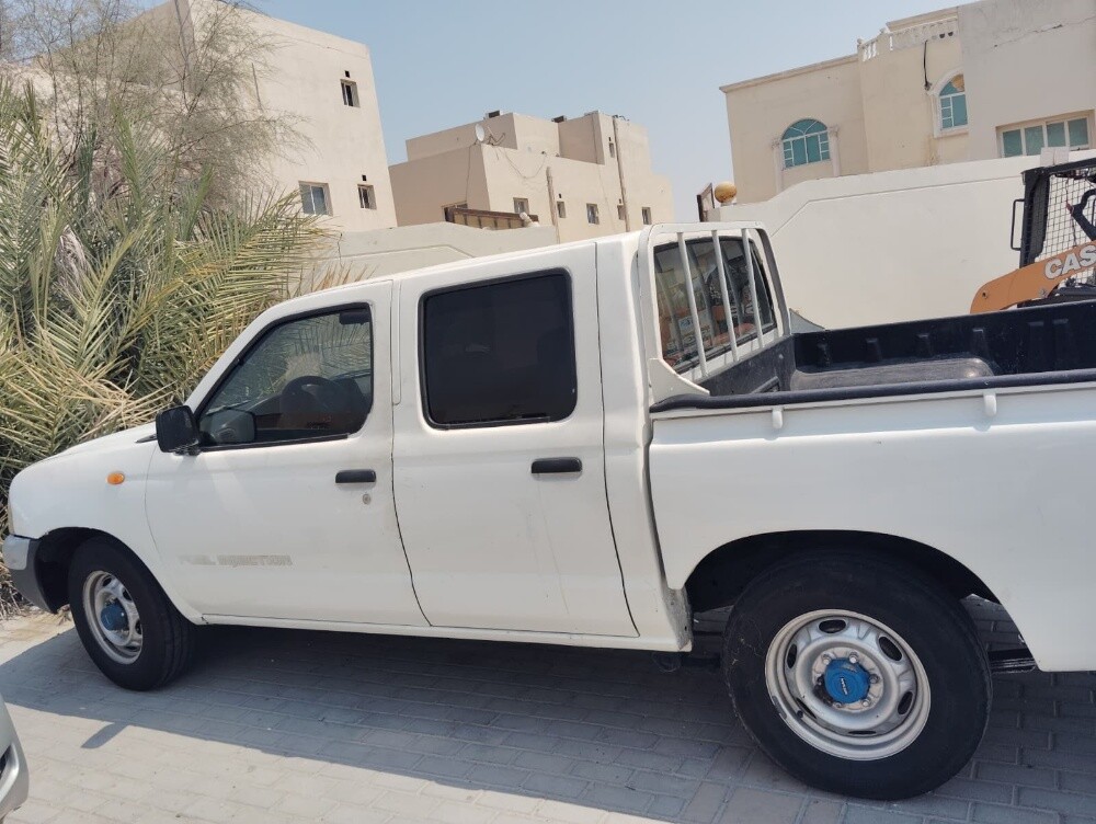 Nissan pickup  - 2