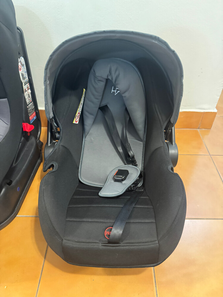 FOR SALE – CHILD CAR SEAT & BABY CO - 2