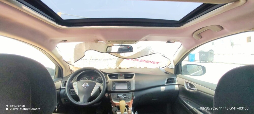 Nissan Sentra full options. - 9