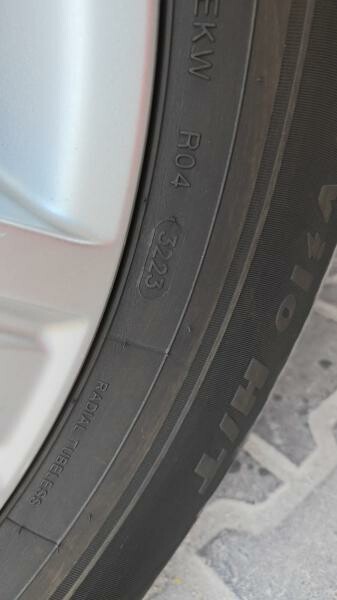 285-60-18 Tyres - 6