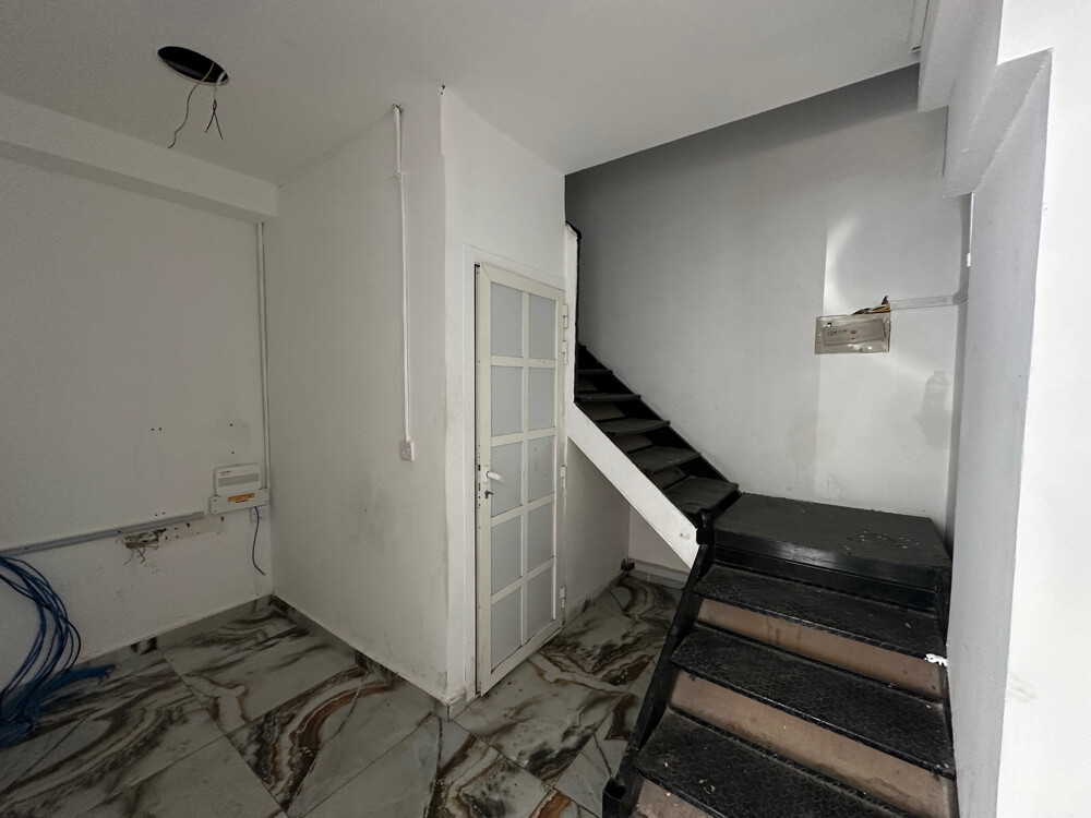 spacious shop at salwa road - 2