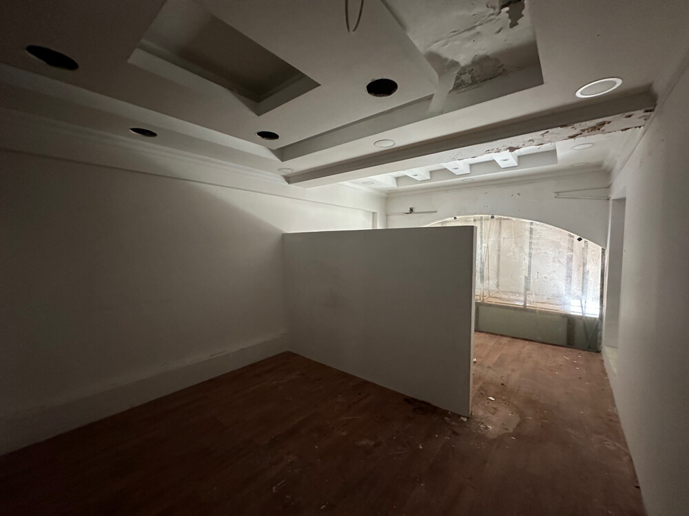 spacious shop at salwa road - 4