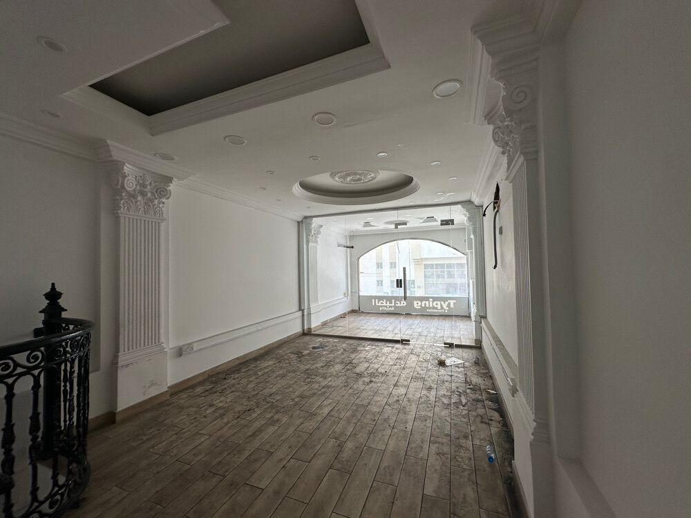 spacious shop at salwa road - 3