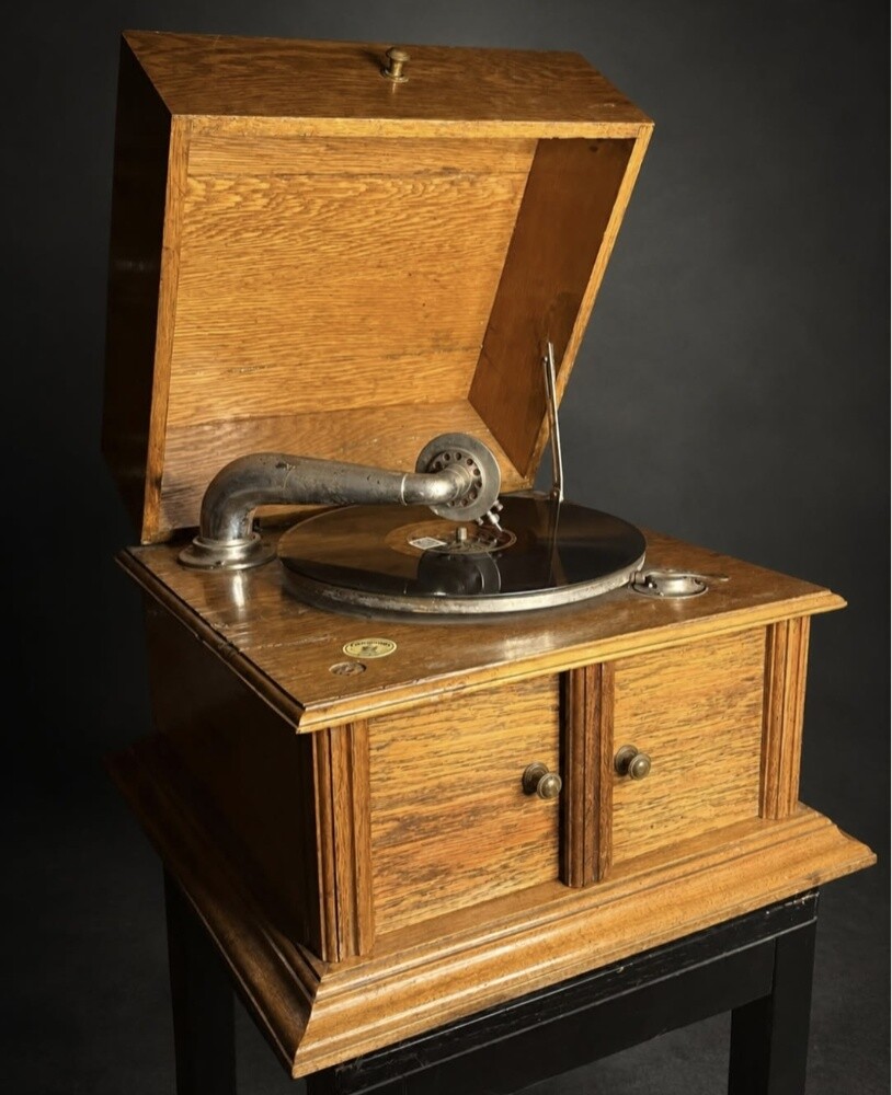 Antique Gramophone 1900s - 1
