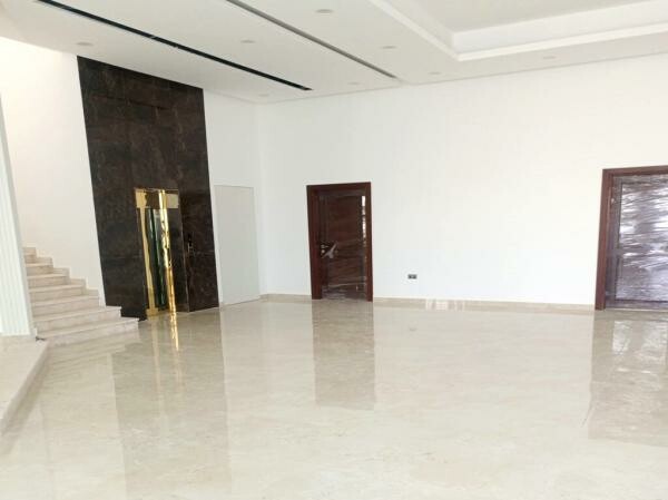 GRAND 8BR FAMILY VILLA+LIFT - 5