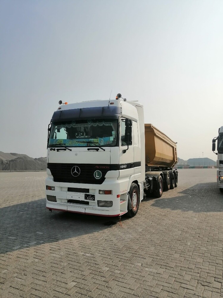 Mercedes-Benz truck head for sale - 1