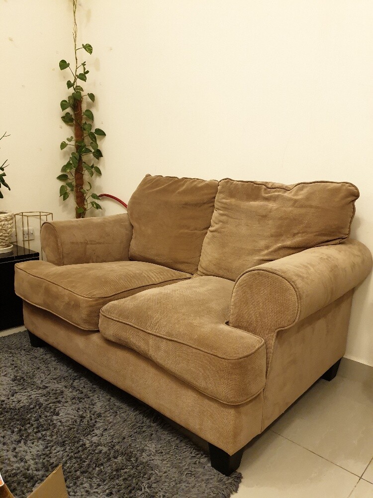 أريكة من هوم سنتر - 1