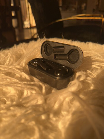 sony wf-1000xm4 ear buds - 1