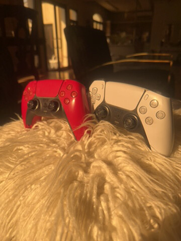 2 PlayStation controllers - 2