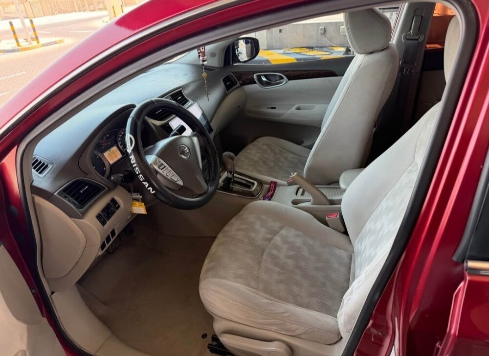 Nissan Sentra - 4