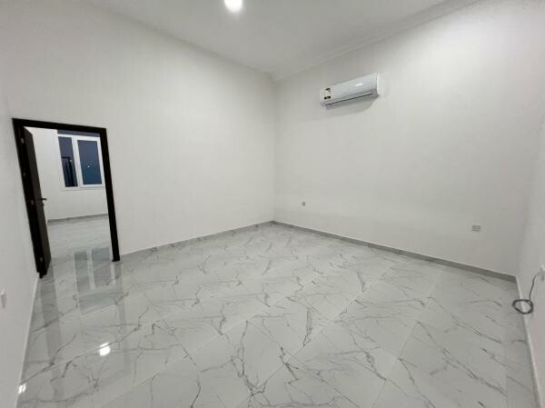 فيلا جديدة بالكامل للبيع في إزغوى - 5