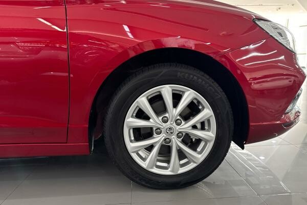 MG 5 1.5L 2024 84,239 KM - 5