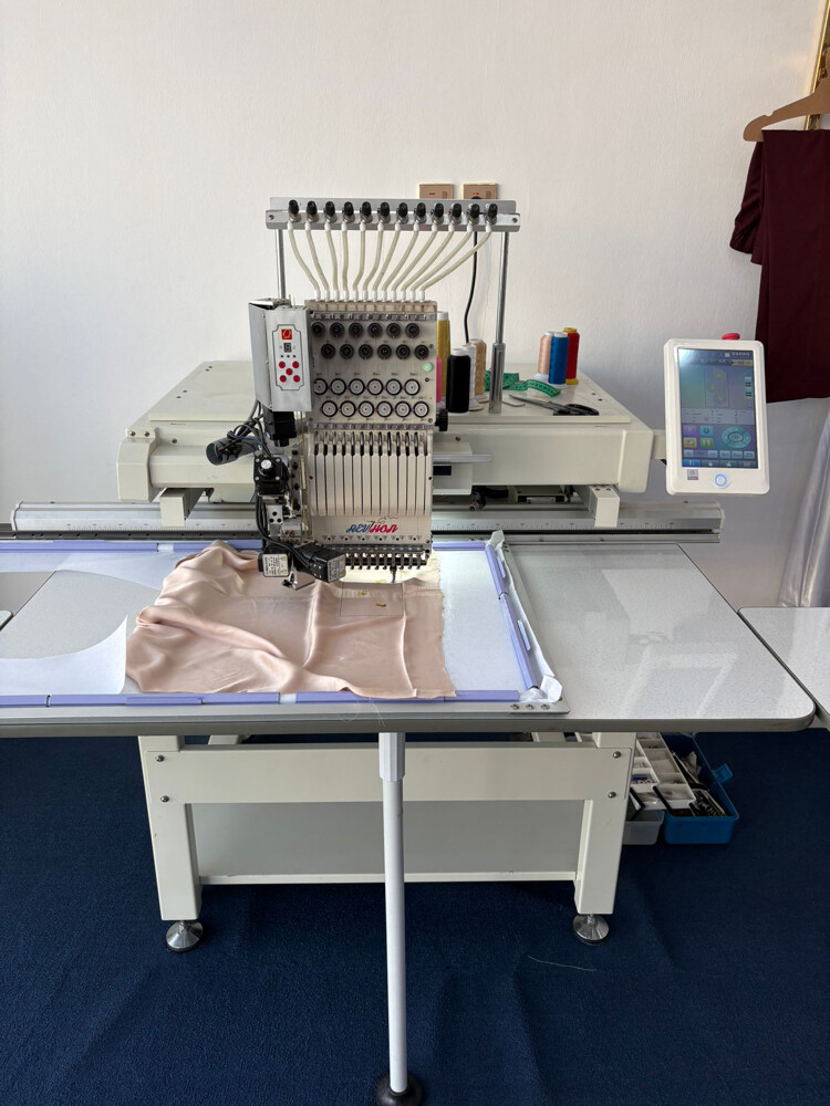 embroidery machine +bead device  - 4