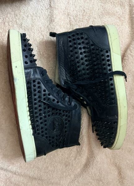 URGENT SALE  CHRISTIAN LOUBOUTI - 1