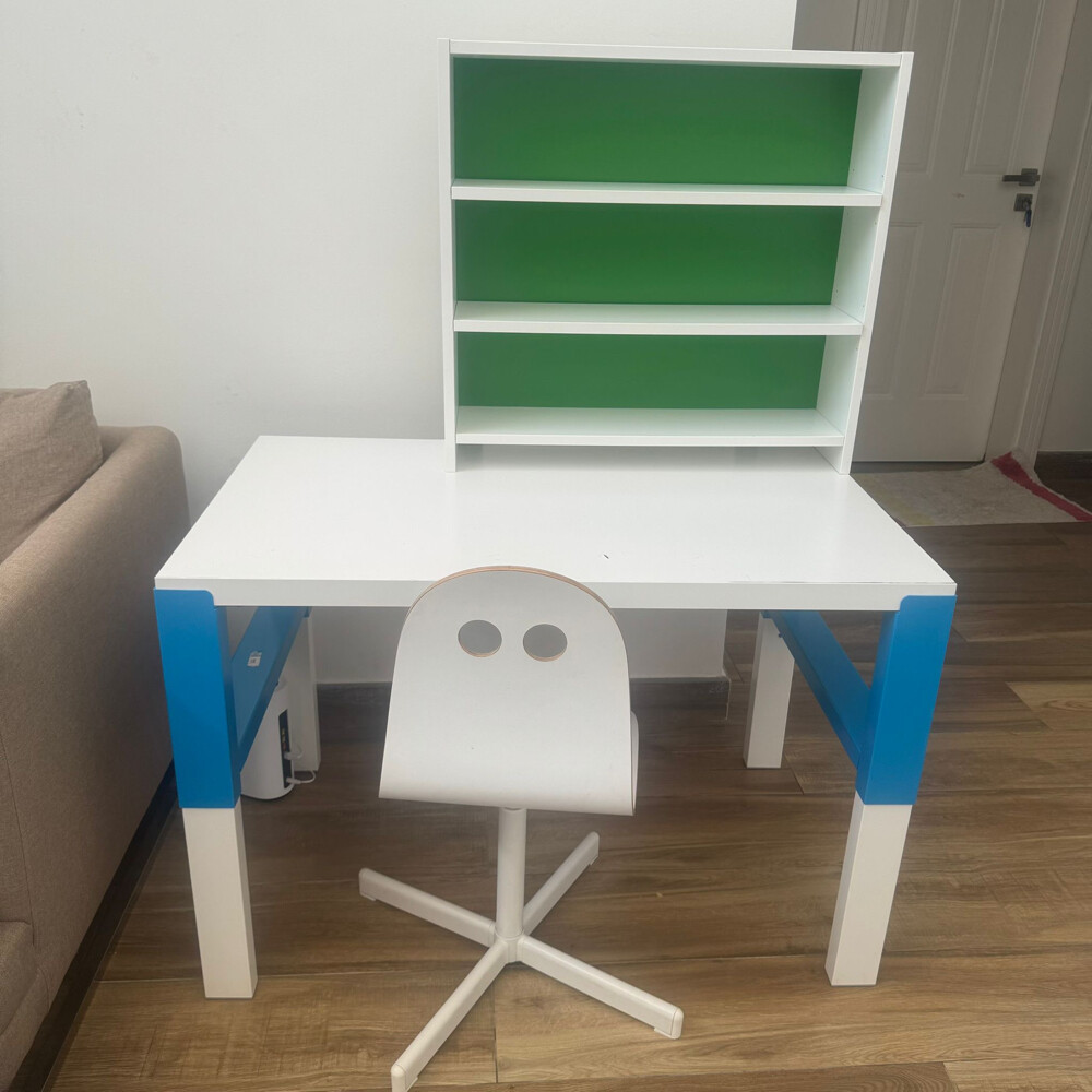 office desk and chairs  - 3