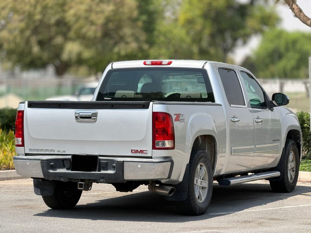 GMC Sierra - 2