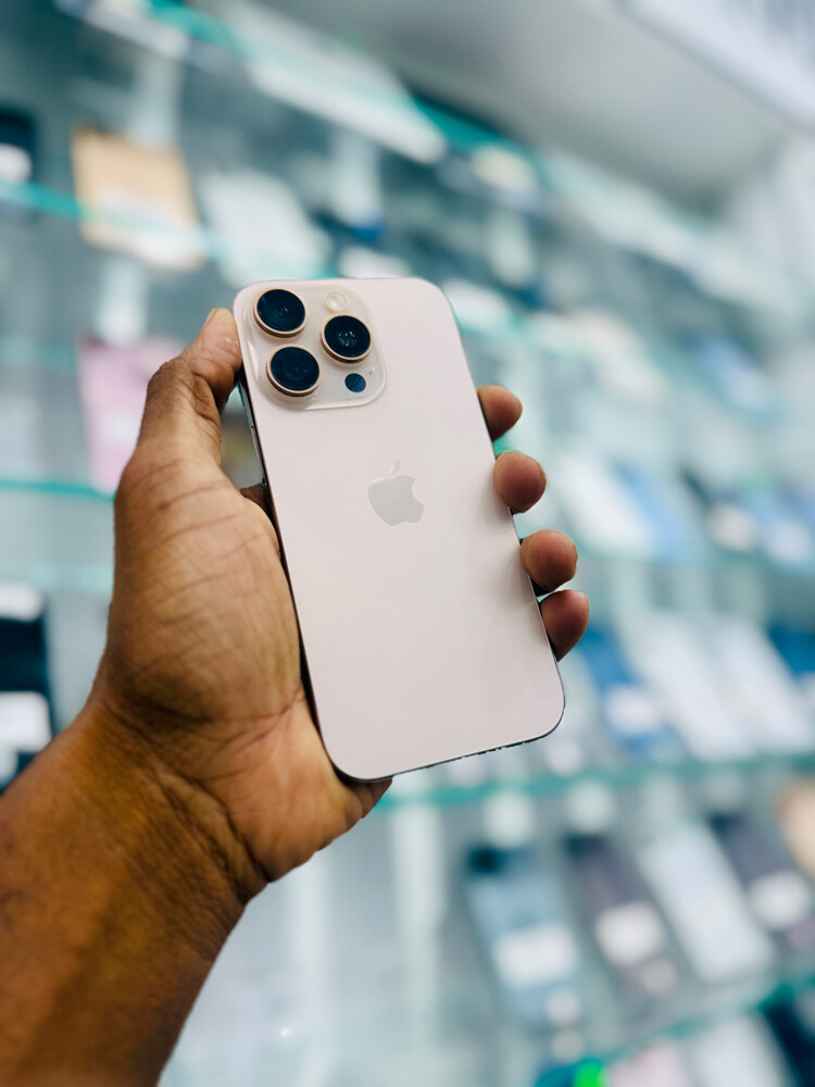 IPhone 16 Pro  - 4