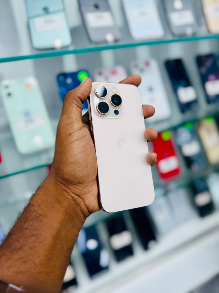 IPhone 16 Pro  - 7