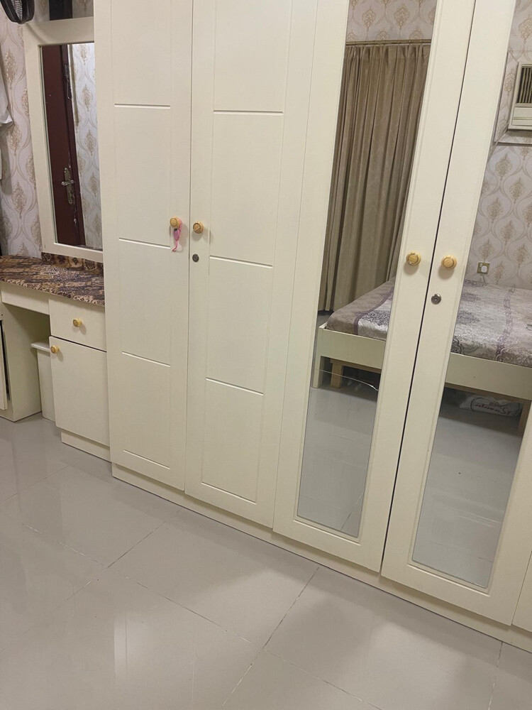 Double bed and Wardrobe Inclusion2 - 2