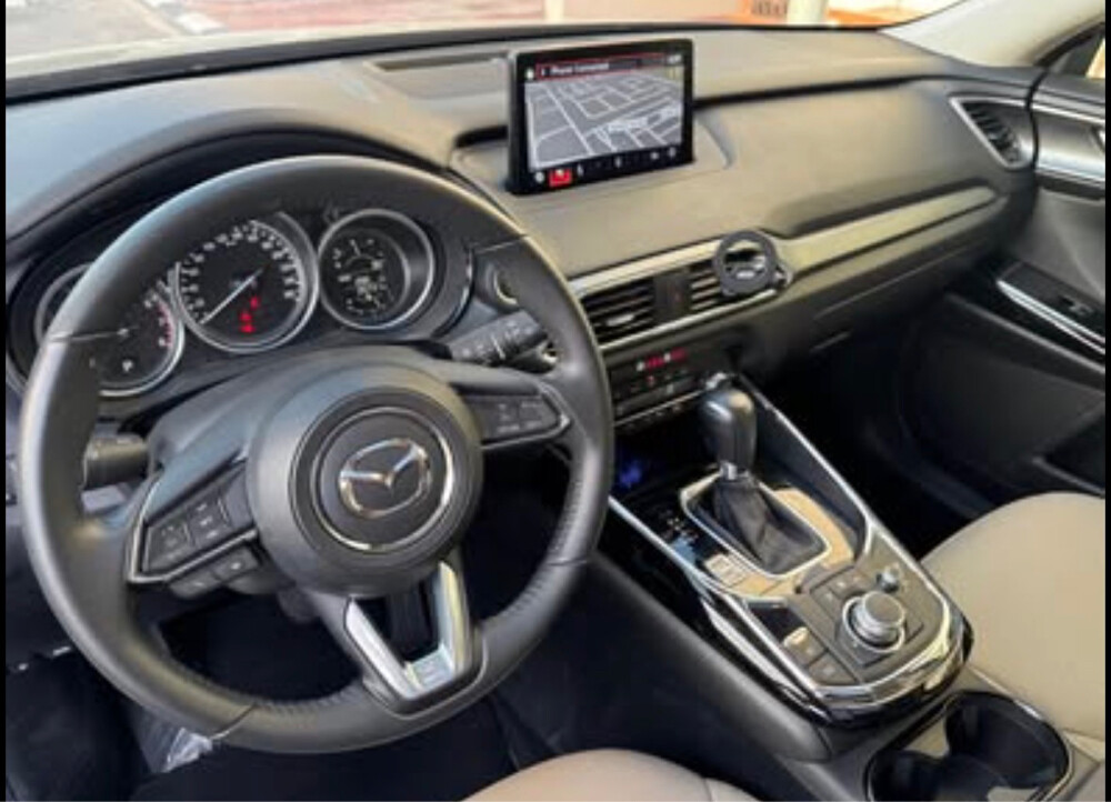 CX9 33000km only!! under warranty  - 3