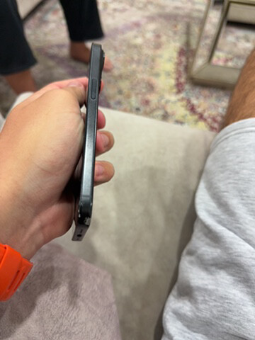 iPhone 15 - 4
