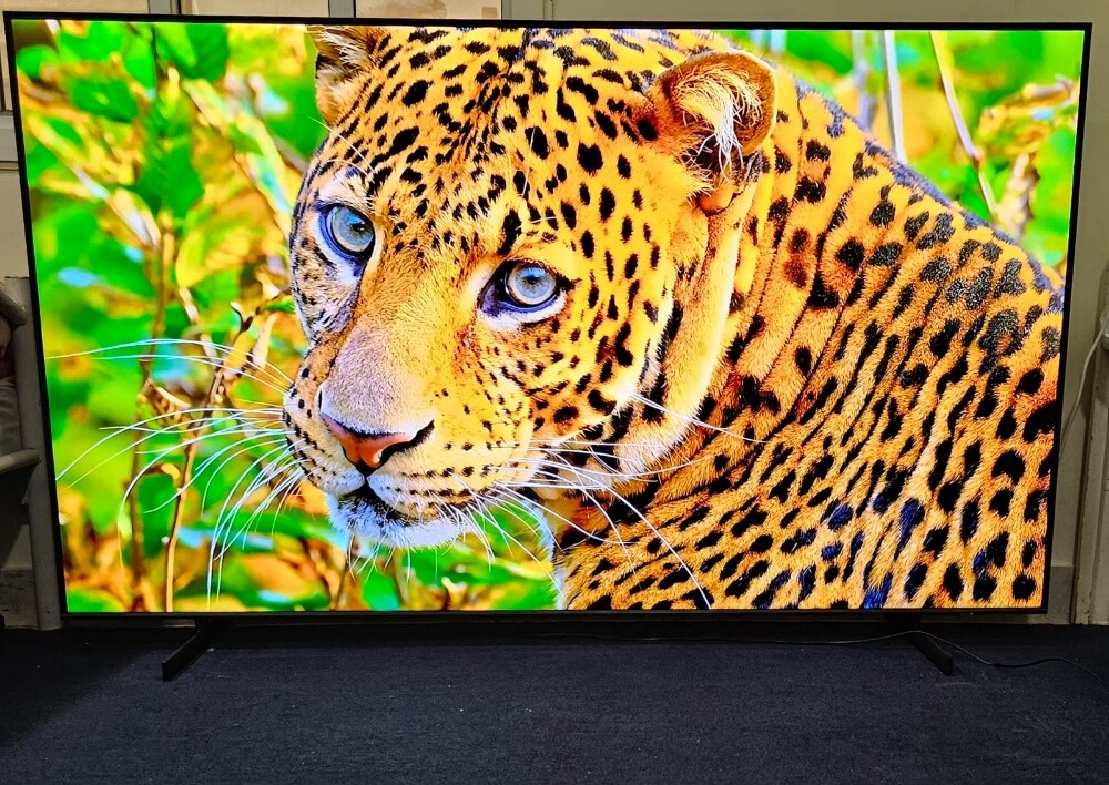 SAMSUNG 85 INCH UHD 4K SMART TV - 6