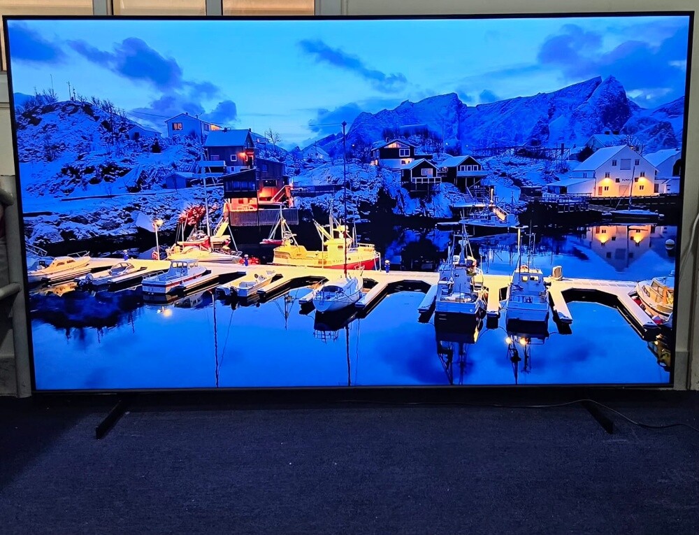 SAMSUNG 85 INCH UHD 4K SMART TV - 7