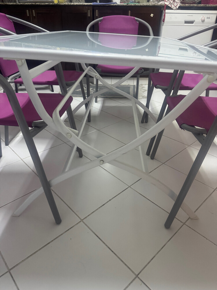 Foldable Glass table with 6 chairs - 2