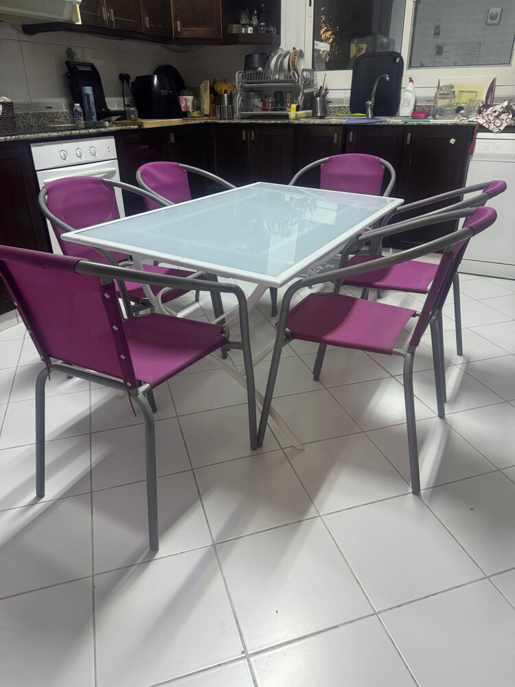 Foldable Glass table with 6 chairs - 4