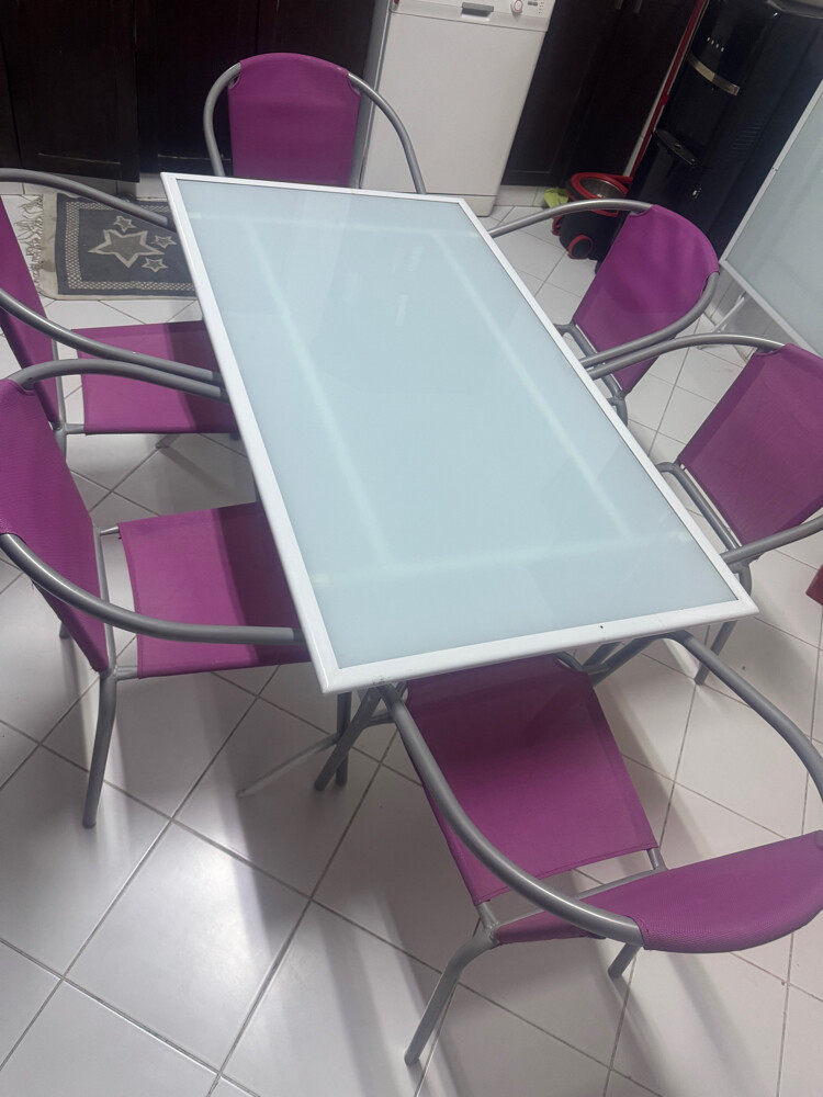 Foldable Glass table with 6 chairs - 1