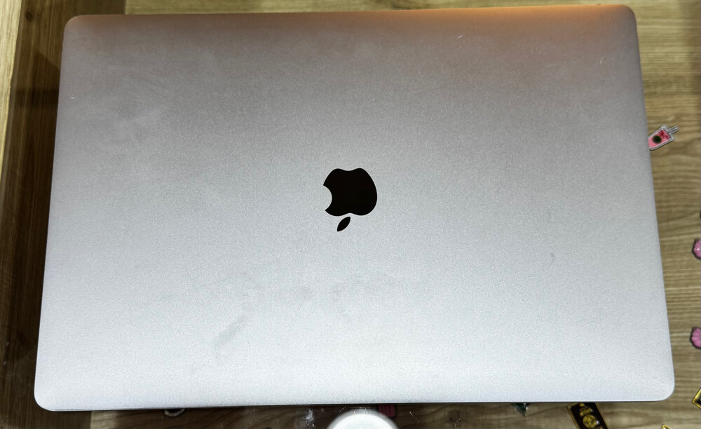 Macbook Pro 2017 | 15” | 16 GB RAM - 3