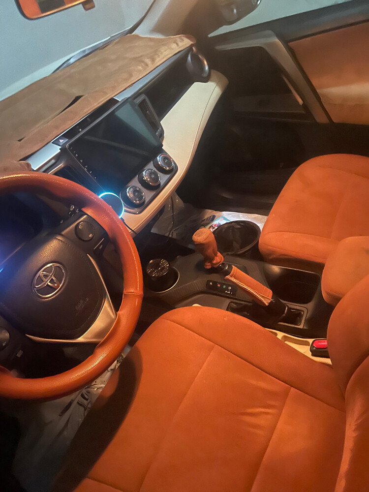 RAV 4 - 9