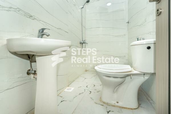 Building in Al Najma for Sale - 10