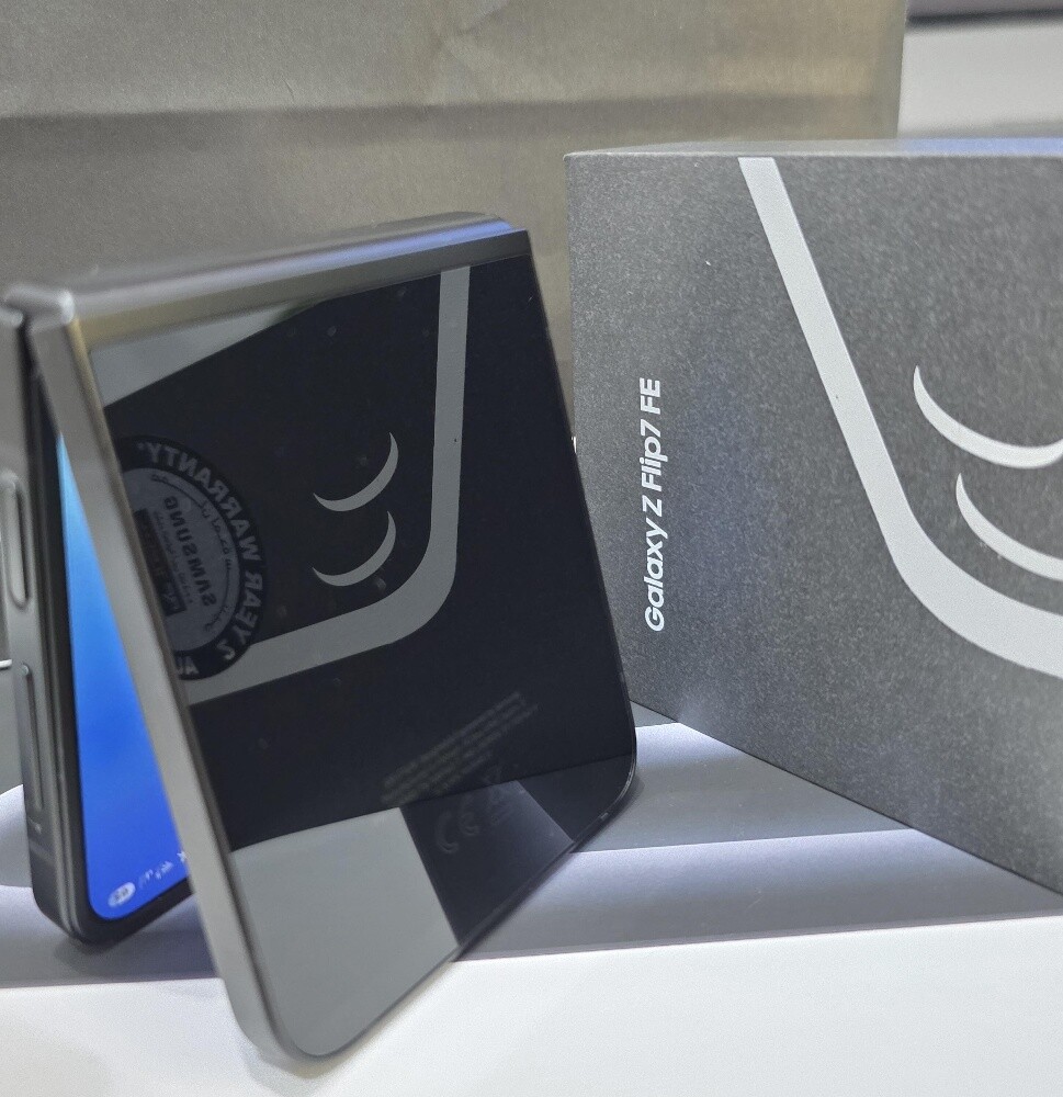 Galaxy Z Flip 7 FE 256Gb Black - 4