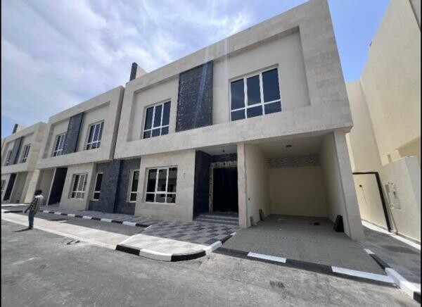 Luxury villa in Al Kheesa - 1