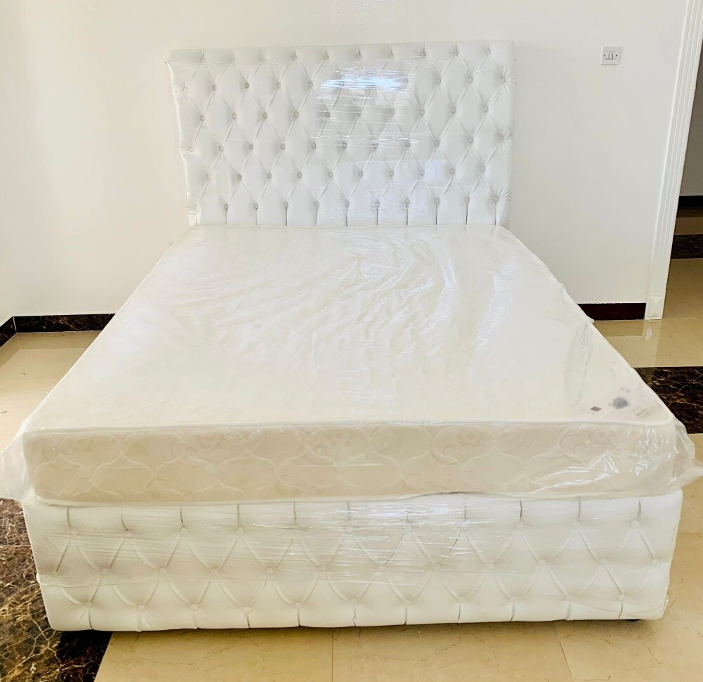 Curtain,sofa,bed and decor - 4